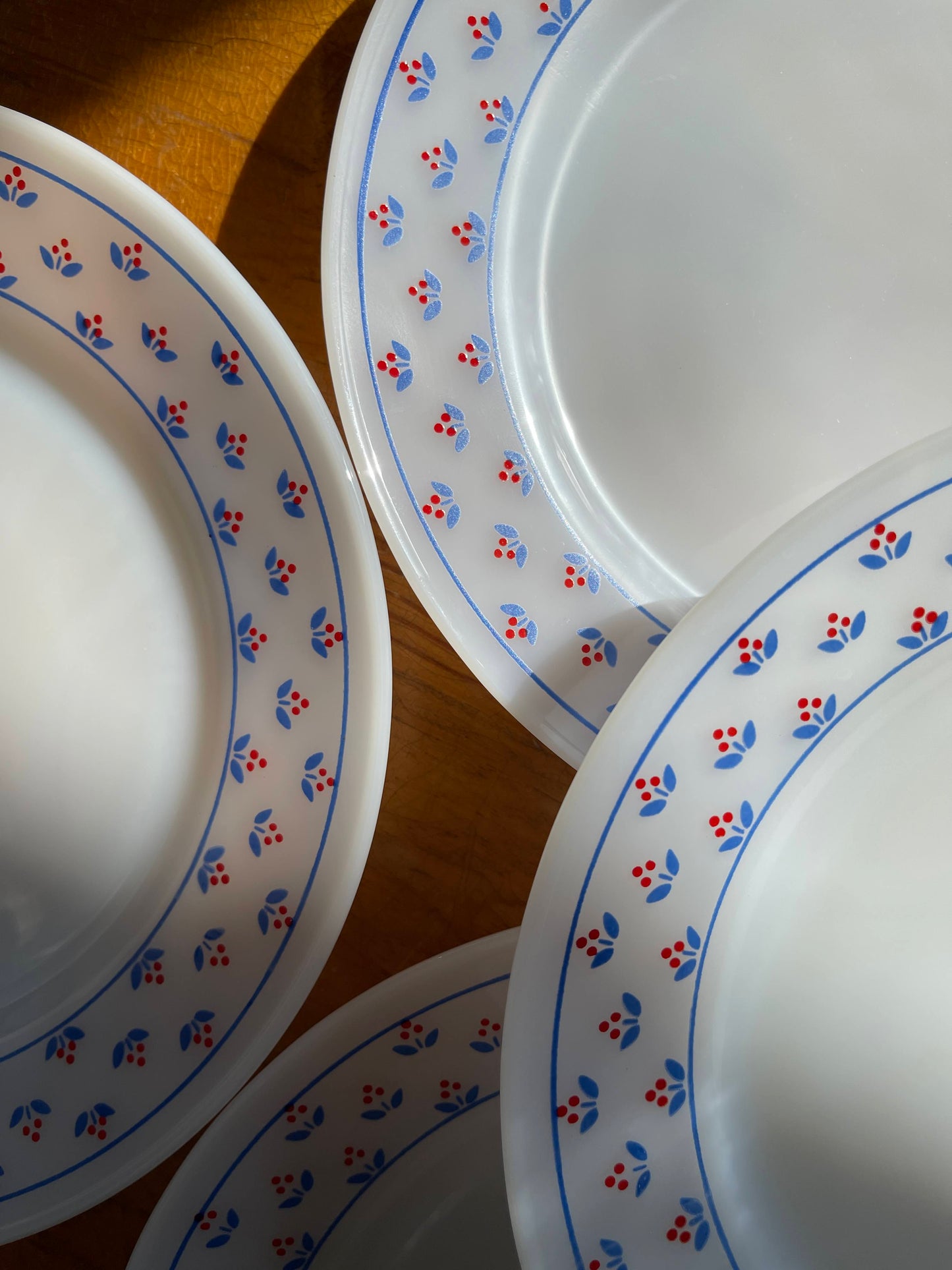 Vintage Milk Glass Tulip Plates 9"