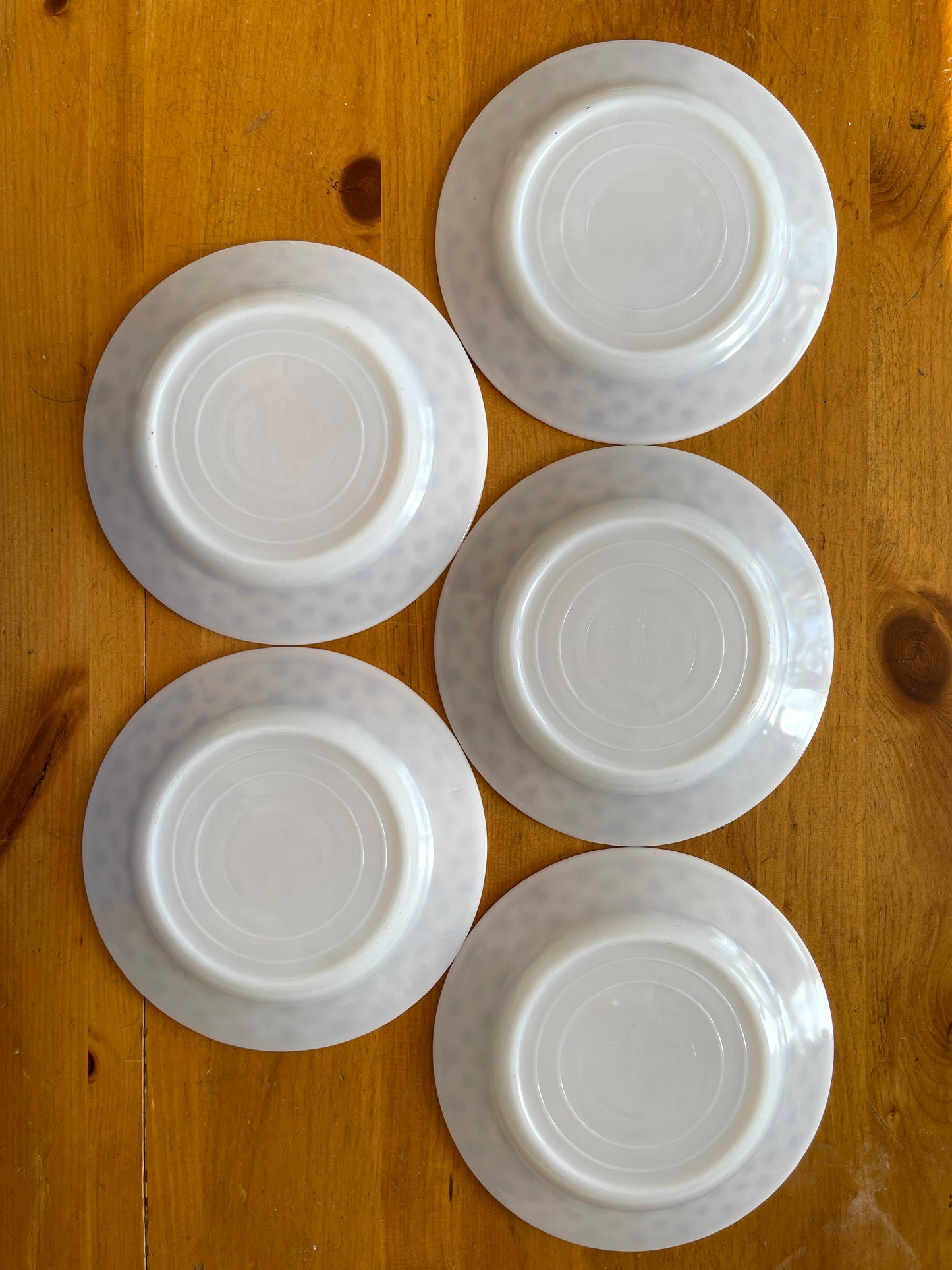 Vintage Milk Glass Tulip Plates 9"
