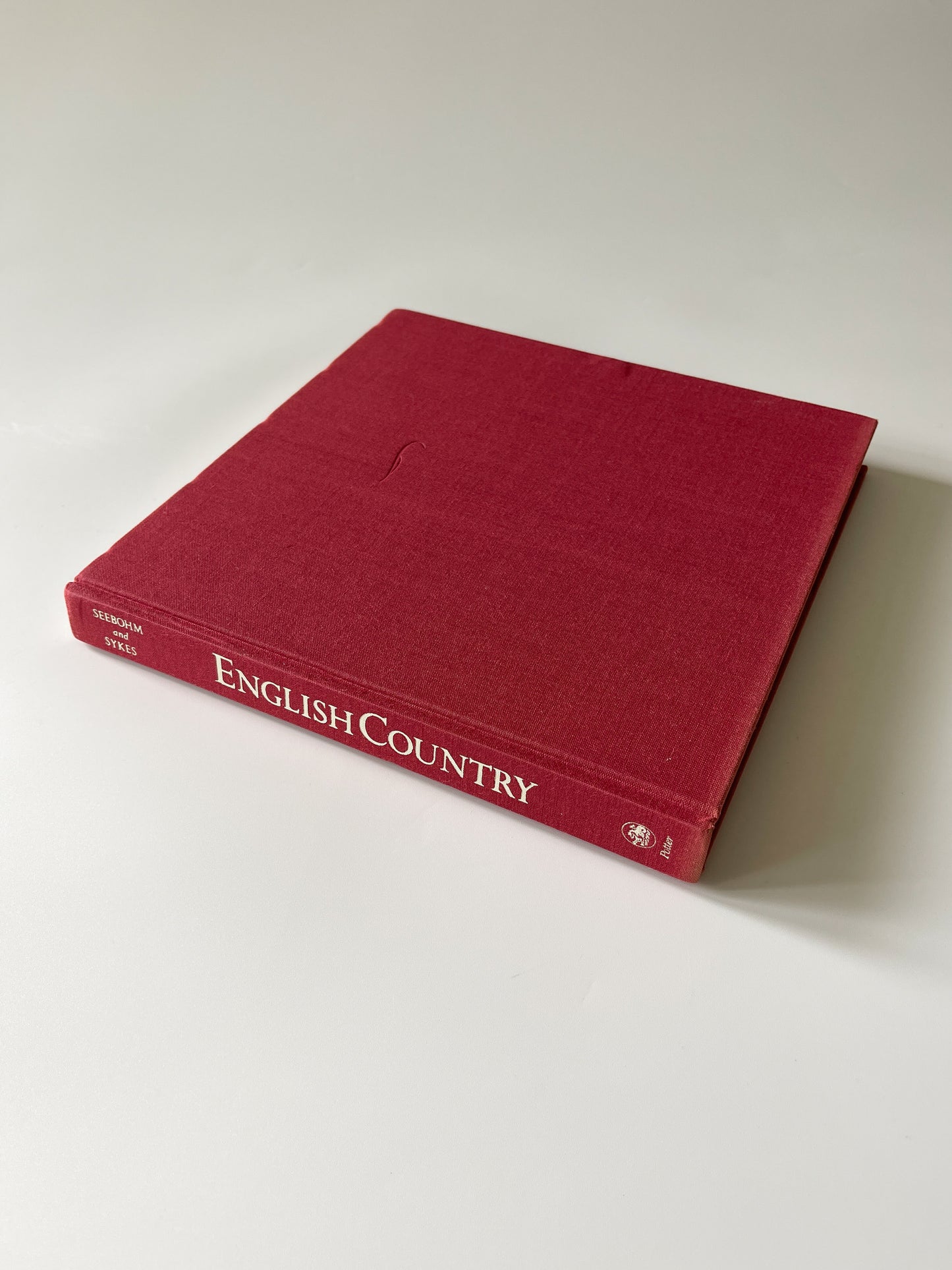 English Country by Caroline Seebohm & Christopher Simon Sykes