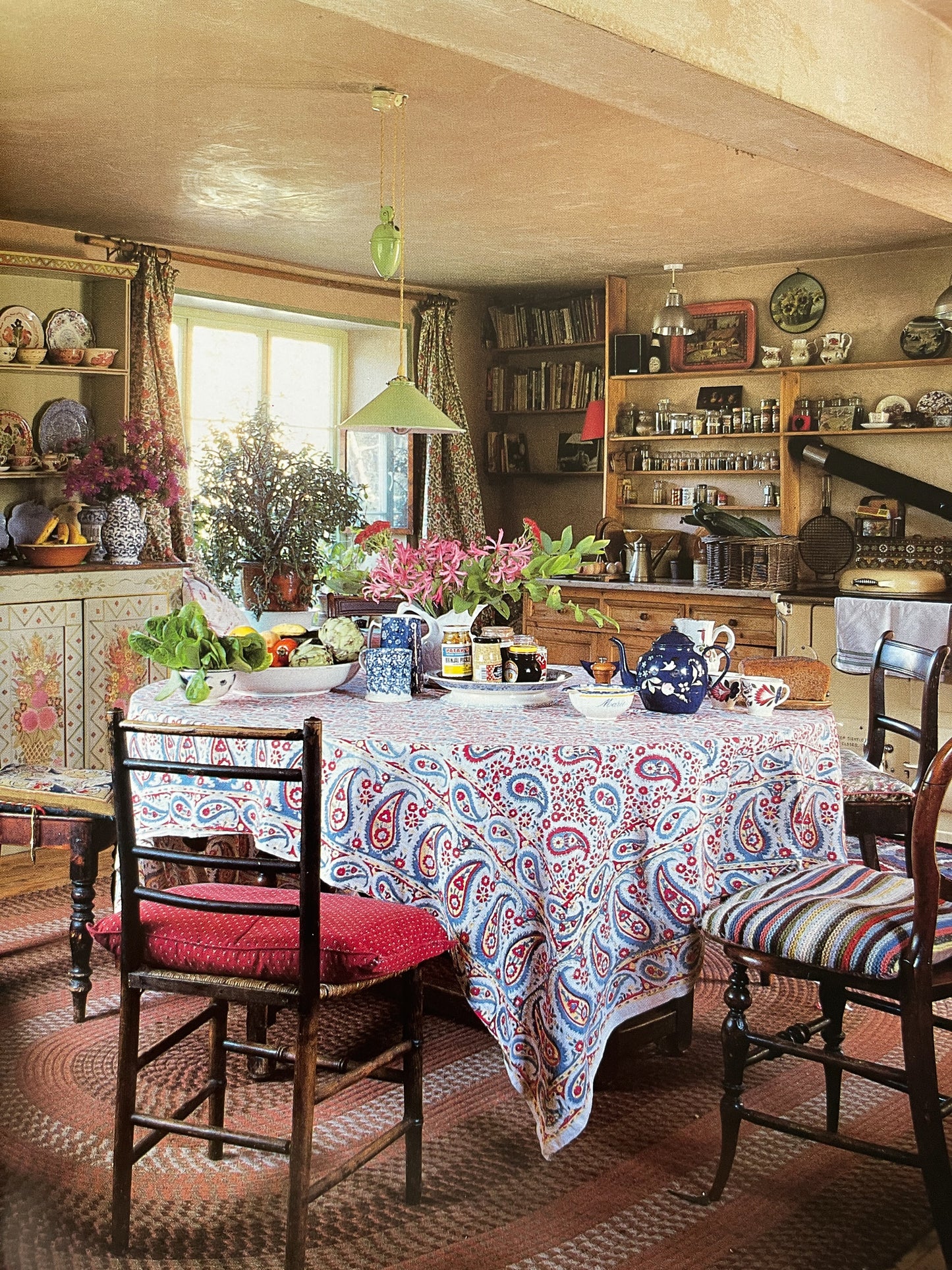 English Country by Caroline Seebohm & Christopher Simon Sykes