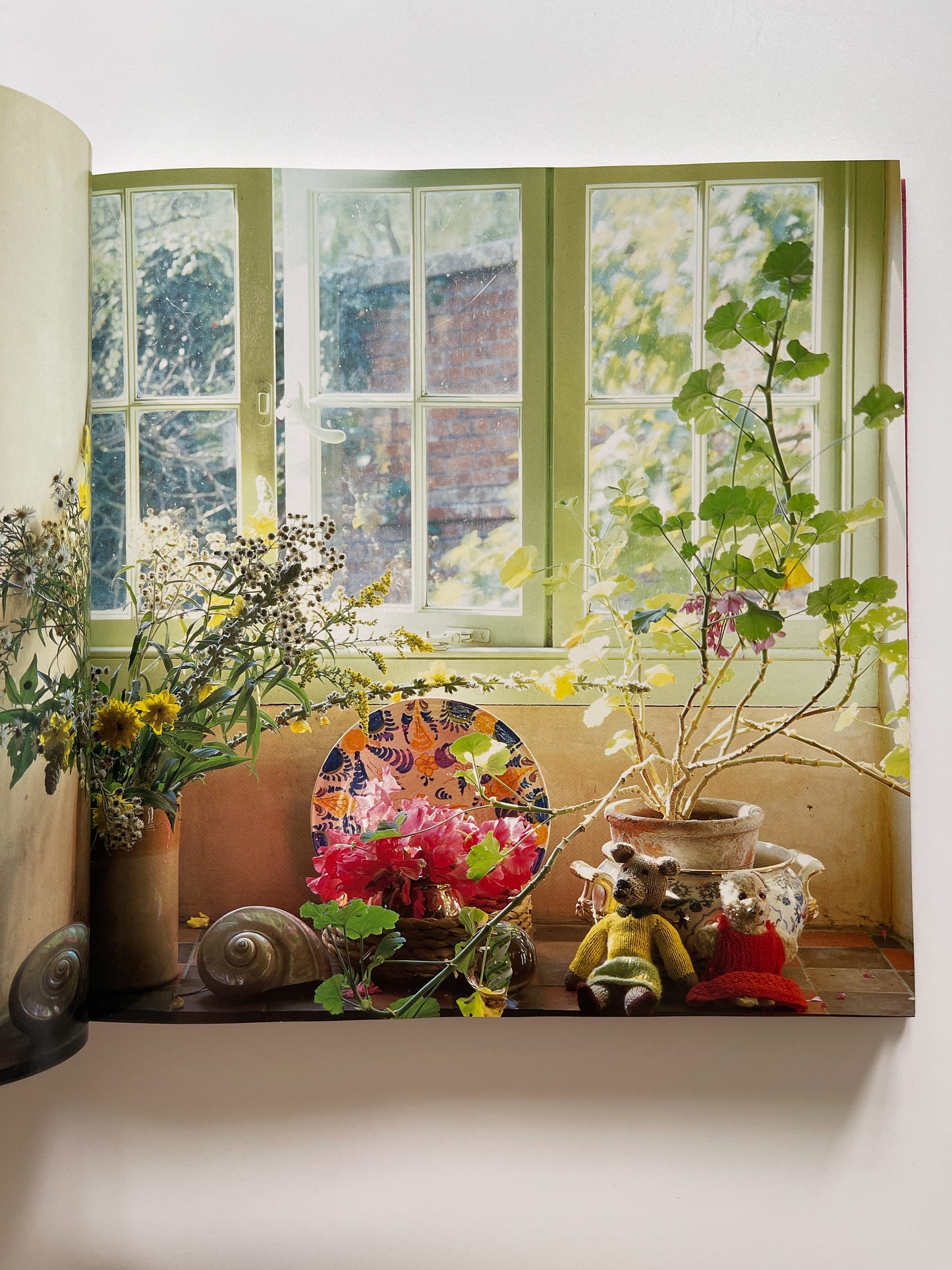 English Country by Caroline Seebohm & Christopher Simon Sykes