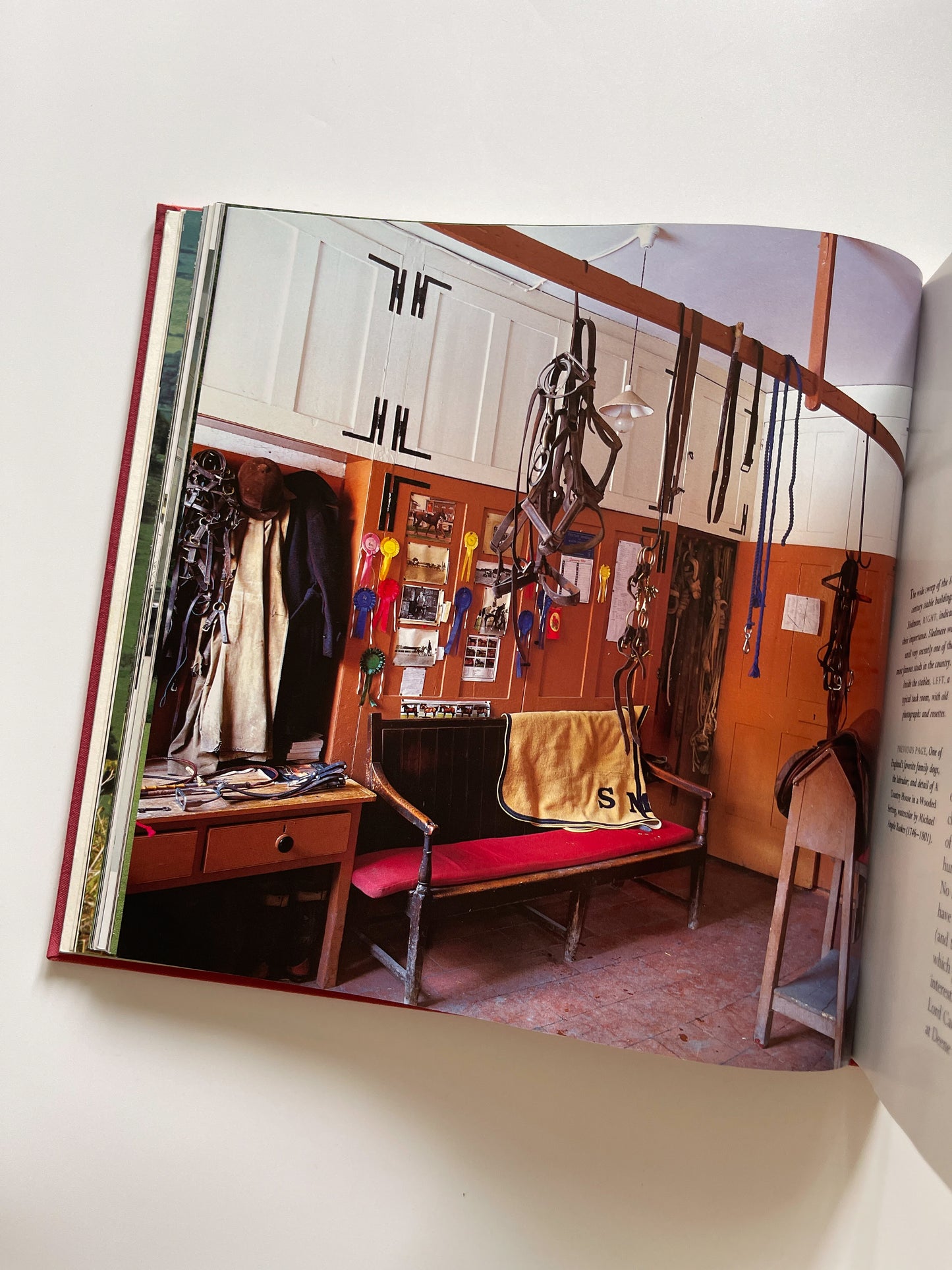 English Country by Caroline Seebohm & Christopher Simon Sykes