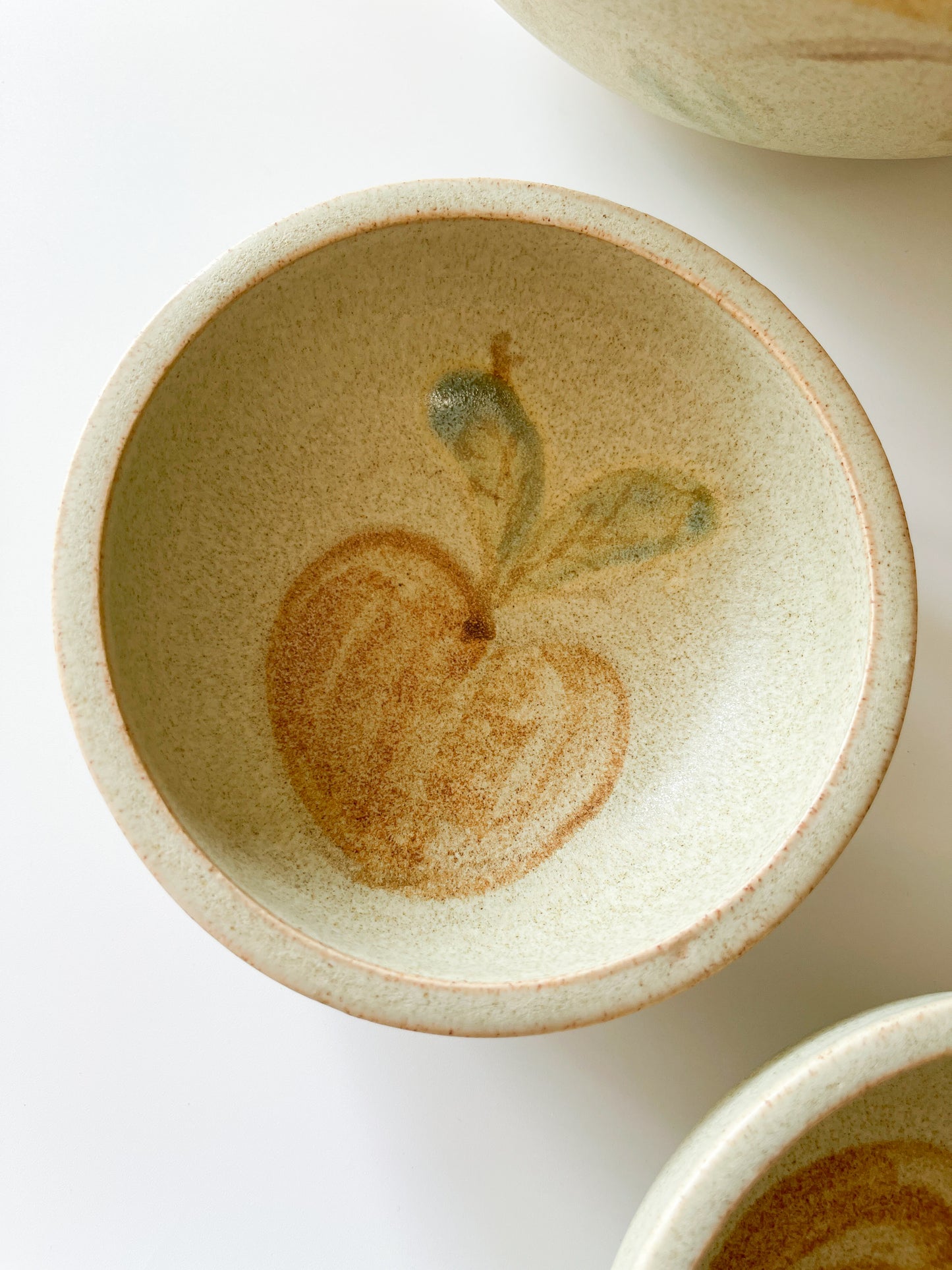 Vintage Flo Greig Canadian Pottery Apple Bowl Set