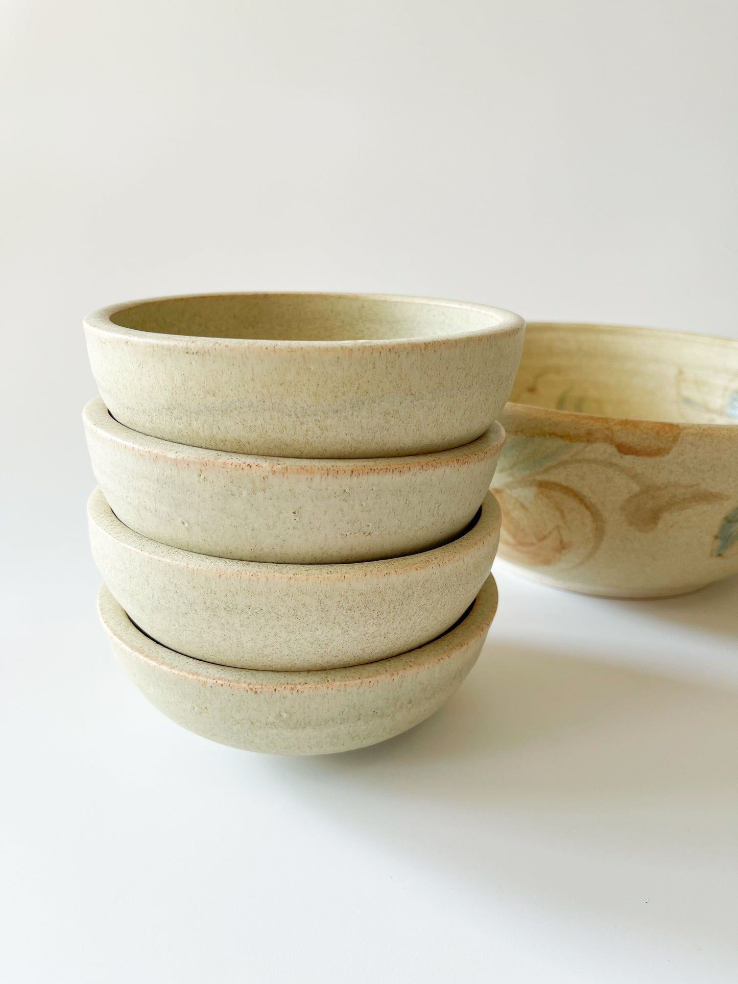 Vintage Flo Greig Canadian Pottery Apple Bowl Set