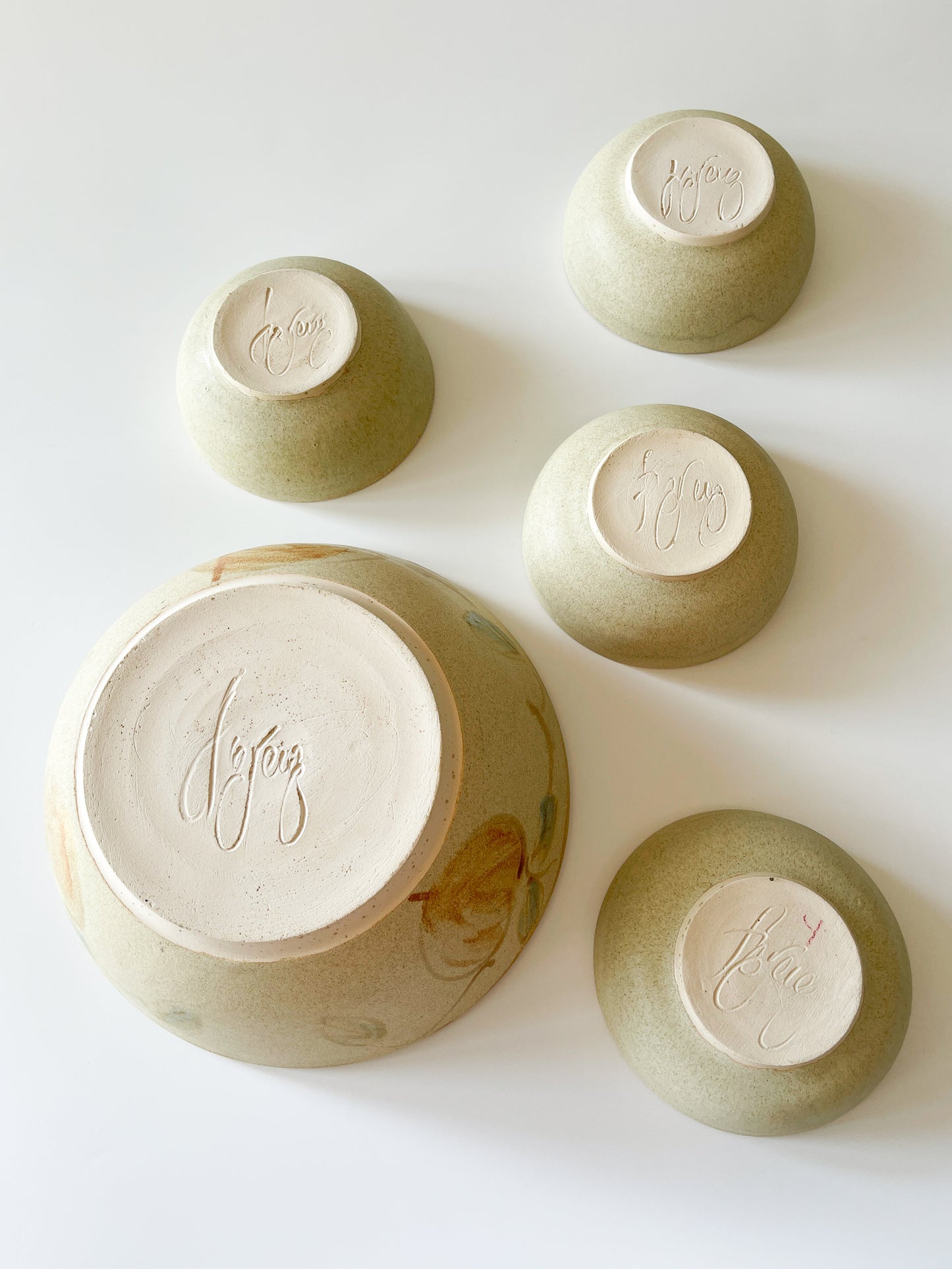 Vintage Flo Greig Canadian Pottery Apple Bowl Set