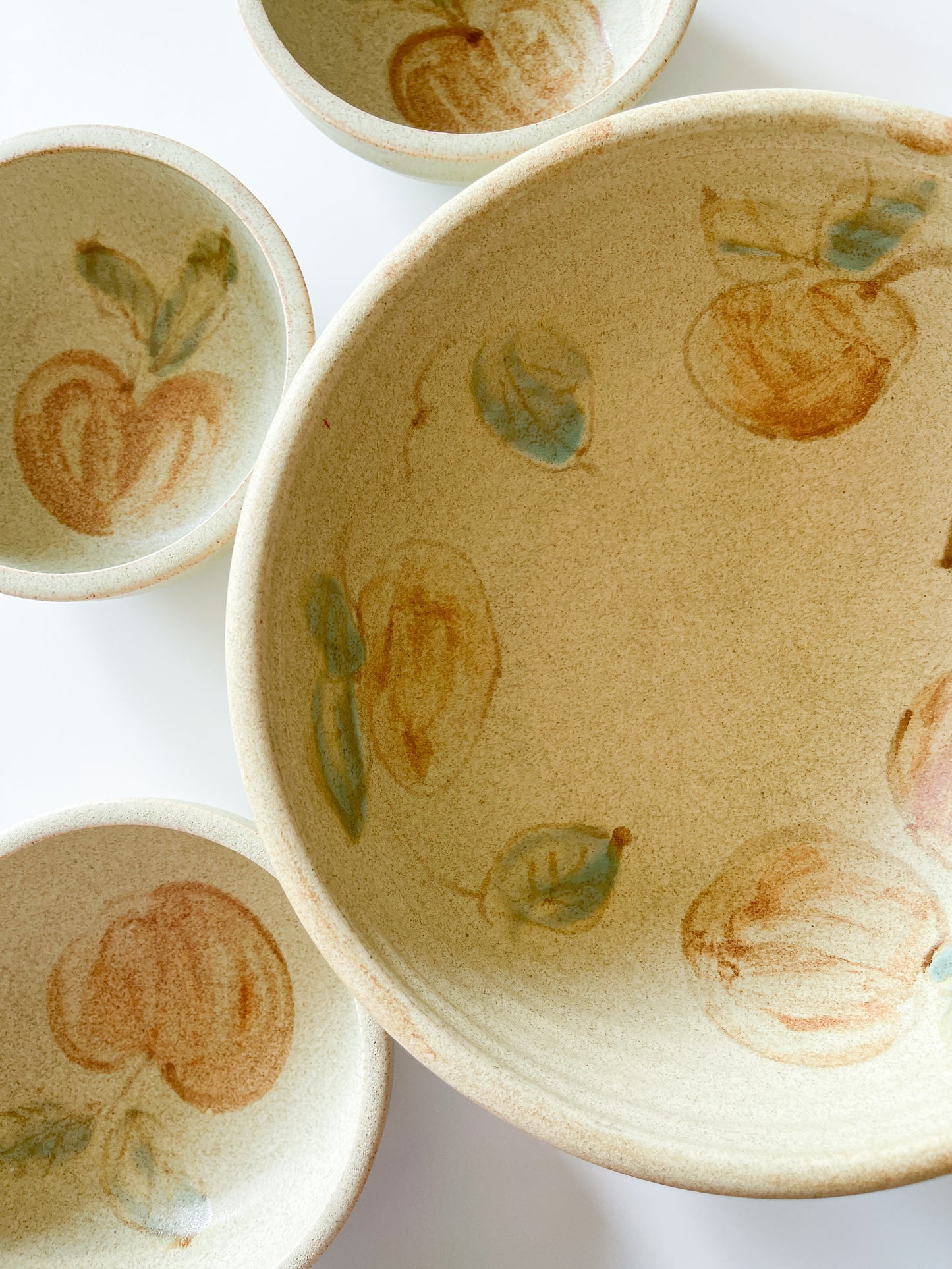 Vintage Flo Greig Canadian Pottery Apple Bowl Set