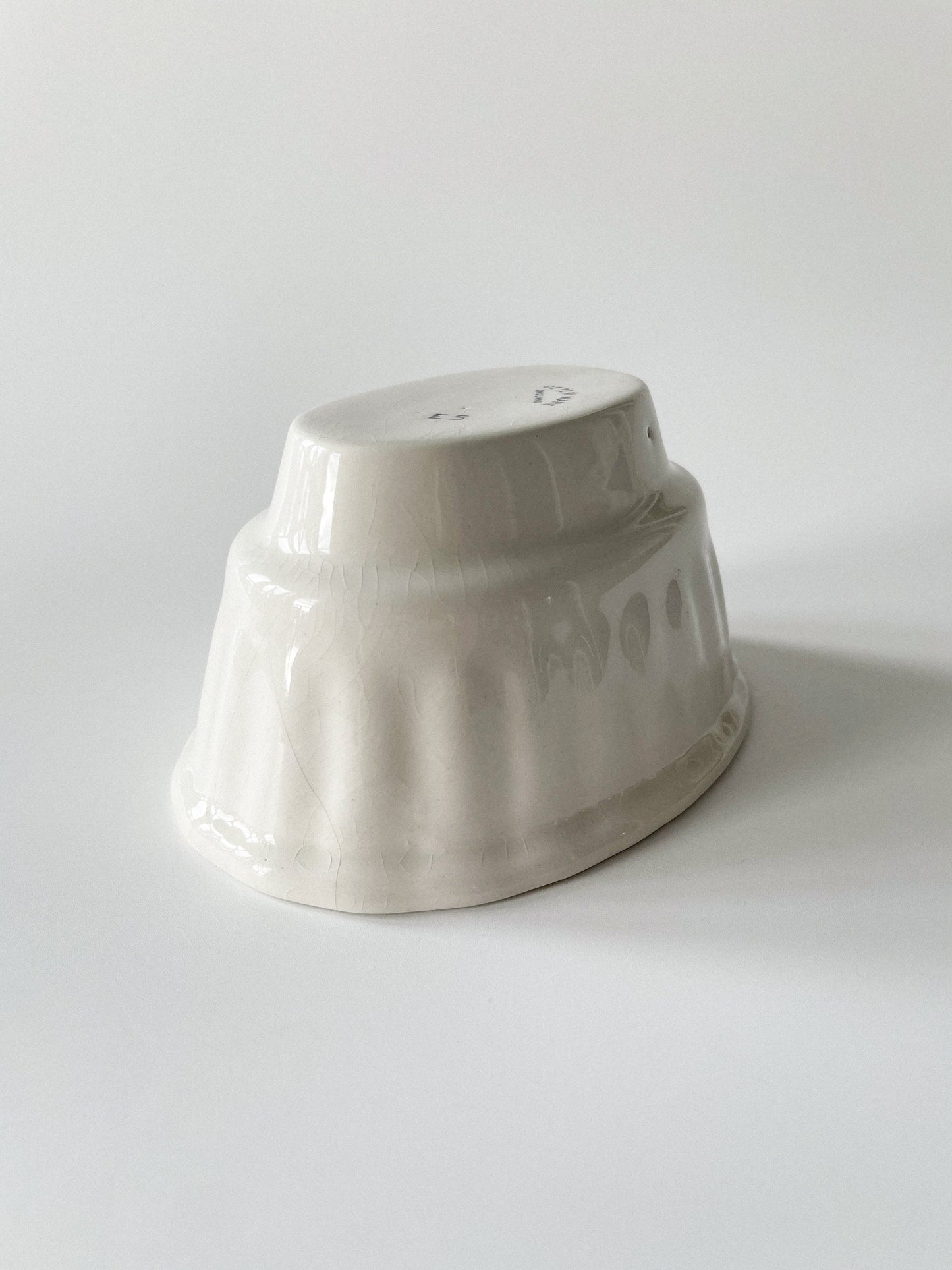 Antique Cetem Ware Seashell Jelly Mould